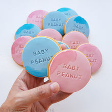 Load image into Gallery viewer, Personalised Stamped Cookies