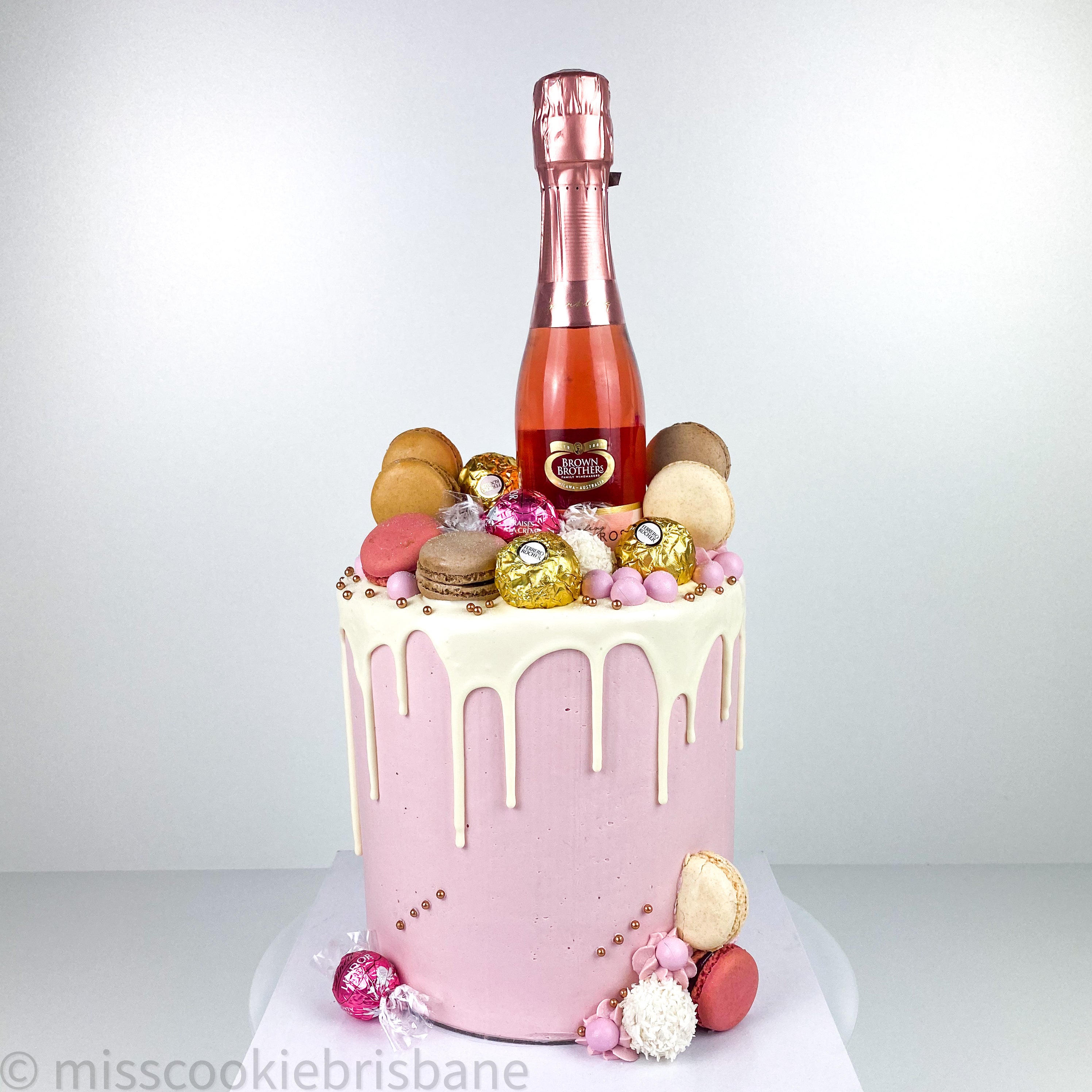 A prosecco themed cake... - Mary Dunne Custom Cake Designs | Facebook